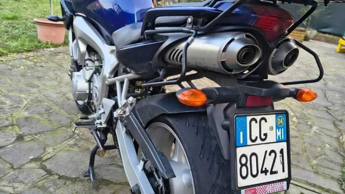 Yamaha FZ6 Fazer (2004 - 07)  (9)
