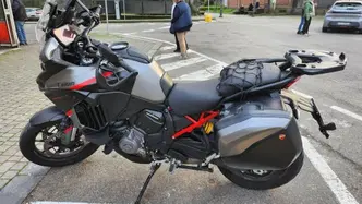 Ducati Multistrada V4 S Grand Tour (2024) usata