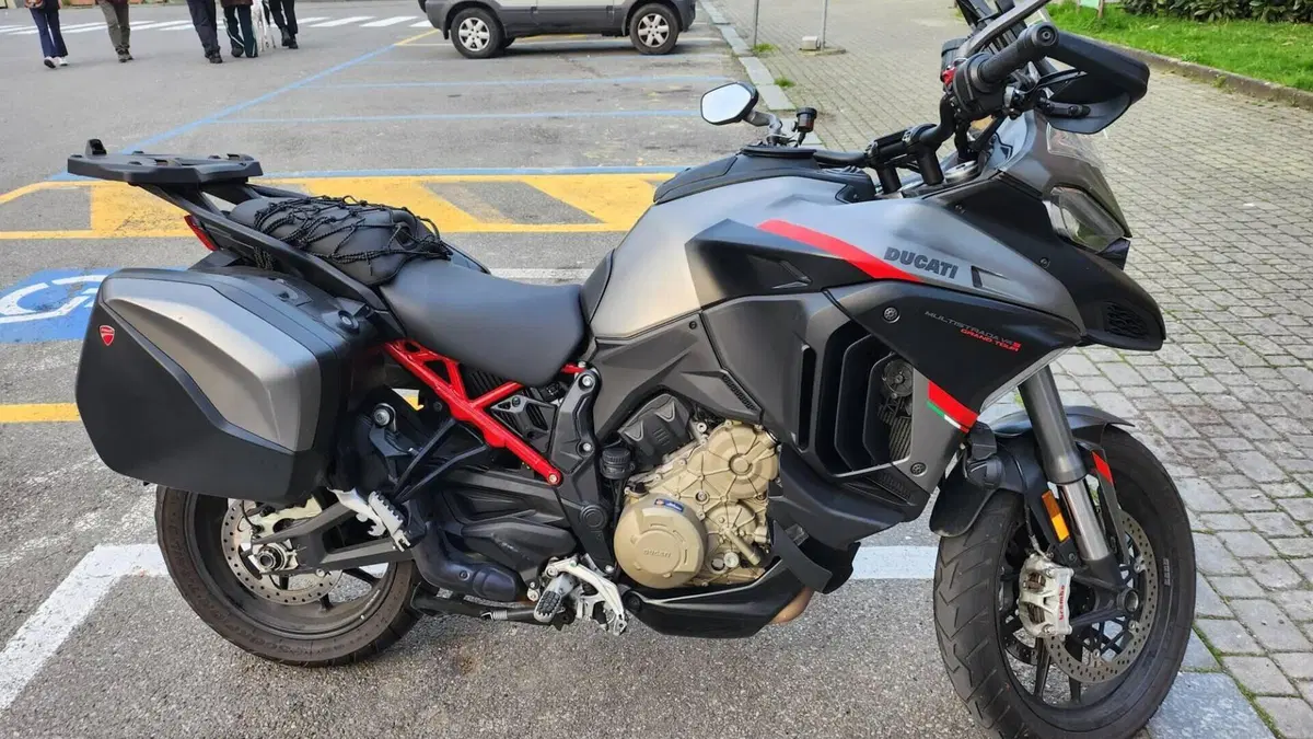 Ducati Multistrada V4 S Grand Tour (2024)  (2)