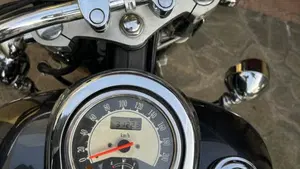 Kawasaki Vulcan VN 900 Classic (2011 - 16)  (4)