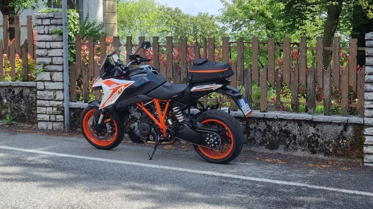 KTM 1290 Super Duke GT (2022 - 25)  (3)