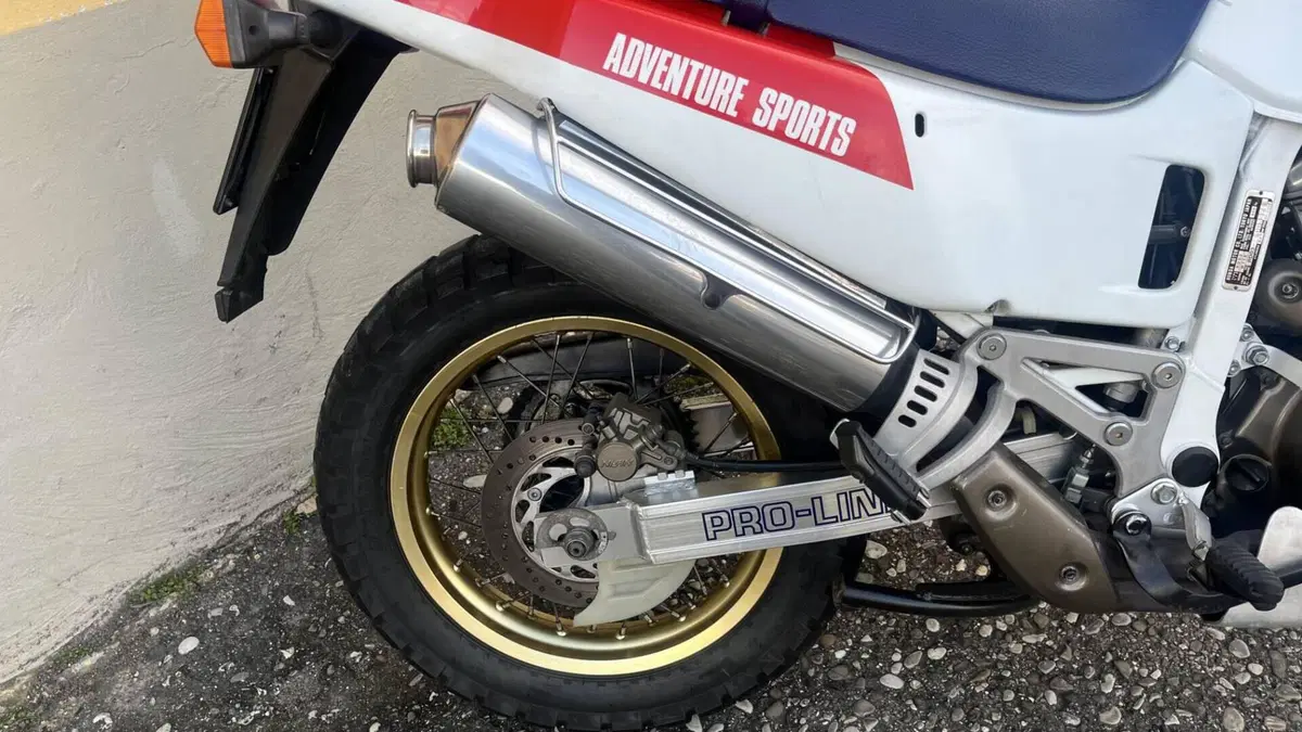 Honda Africa Twin XRV 650  (3)