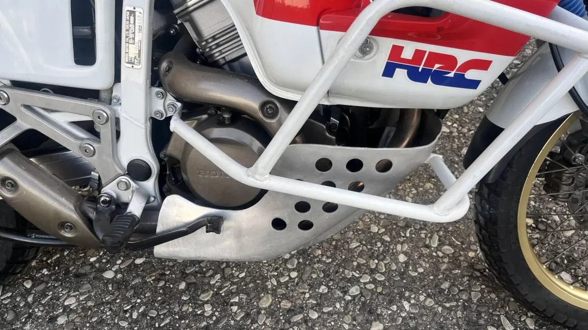 Honda Africa Twin XRV 650  (4)