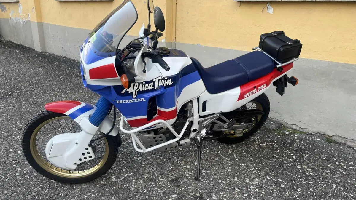 Honda Africa Twin XRV 650  (6)