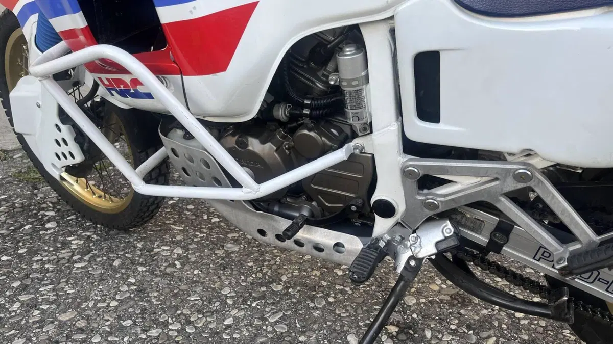 Honda Africa Twin XRV 650  (8)