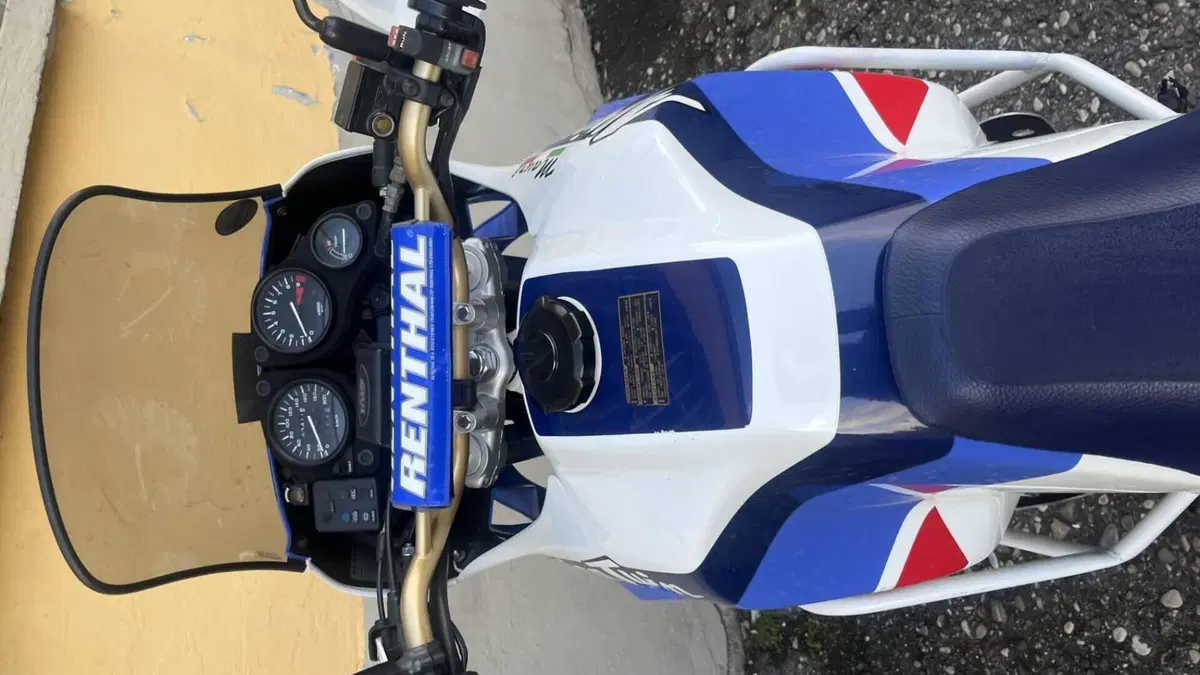 Honda Africa Twin XRV 650  (10)