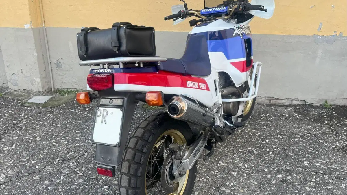 Honda Africa Twin XRV 650  (11)