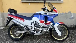 Honda Africa Twin XRV 650  (12)