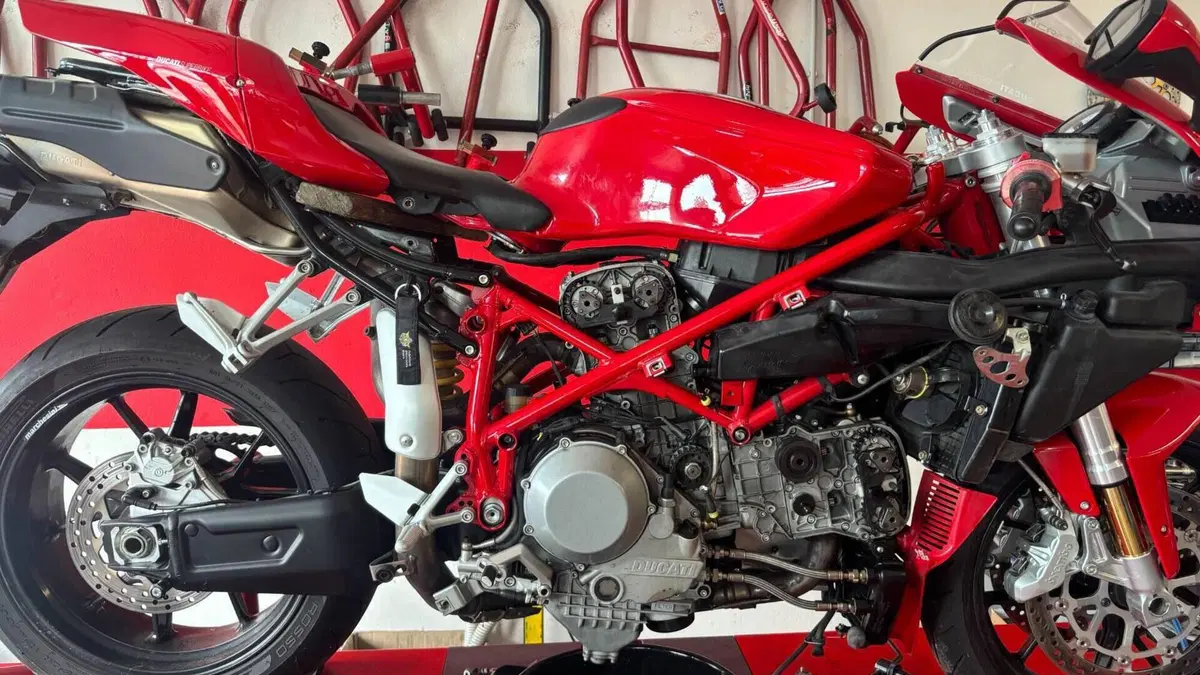 Ducati 999 (2005 - 06)  (6)