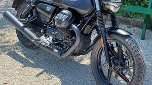 Moto Guzzi V7 Stone (2021 - 24) 