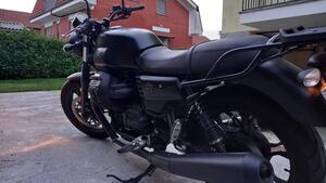 Moto Guzzi V7 III Stone (2017 - 20) 