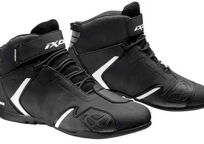 Scarpe moto Ixon GAMBLER WP Nero Bianco - Annuncio 9456083