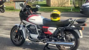 Moto Guzzi   (2)