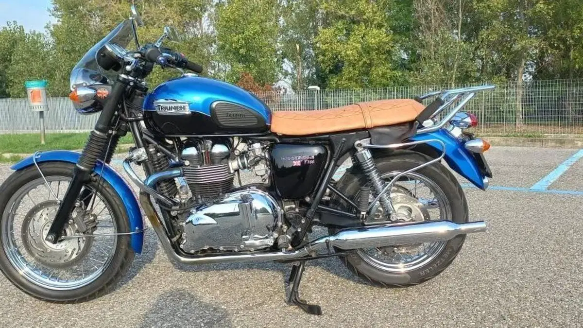 Triumph Bonneville T100 SE (2014) 