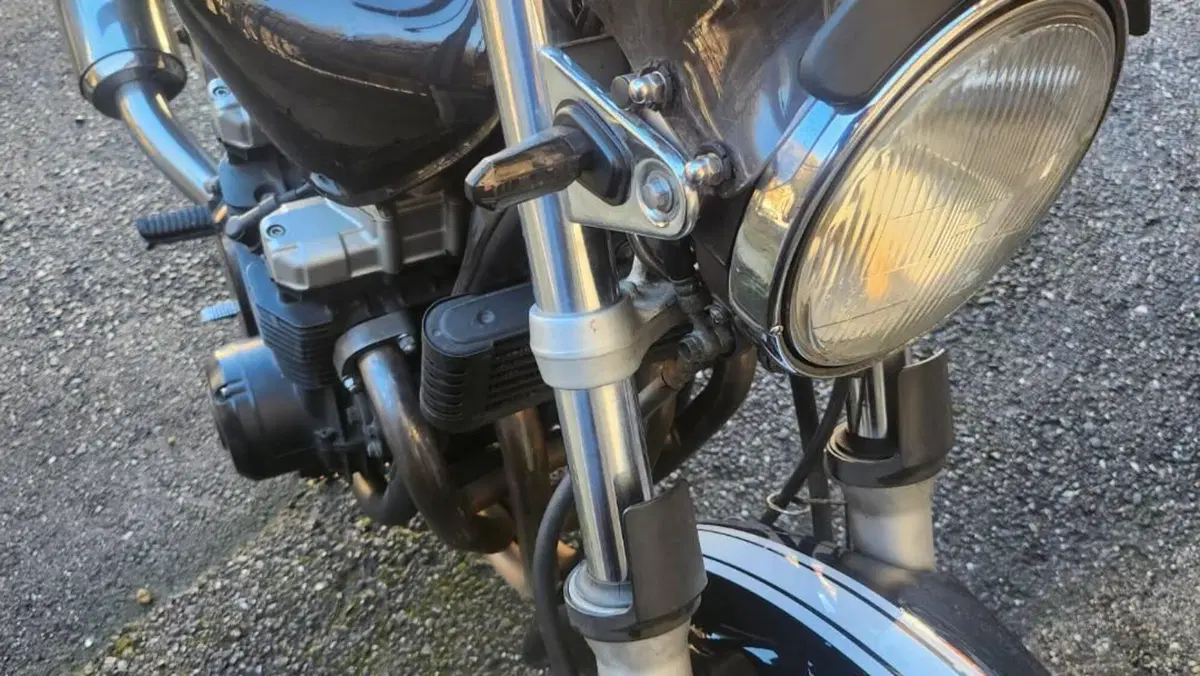 Kawasaki ZR-7 (1999 - 00)  (6)