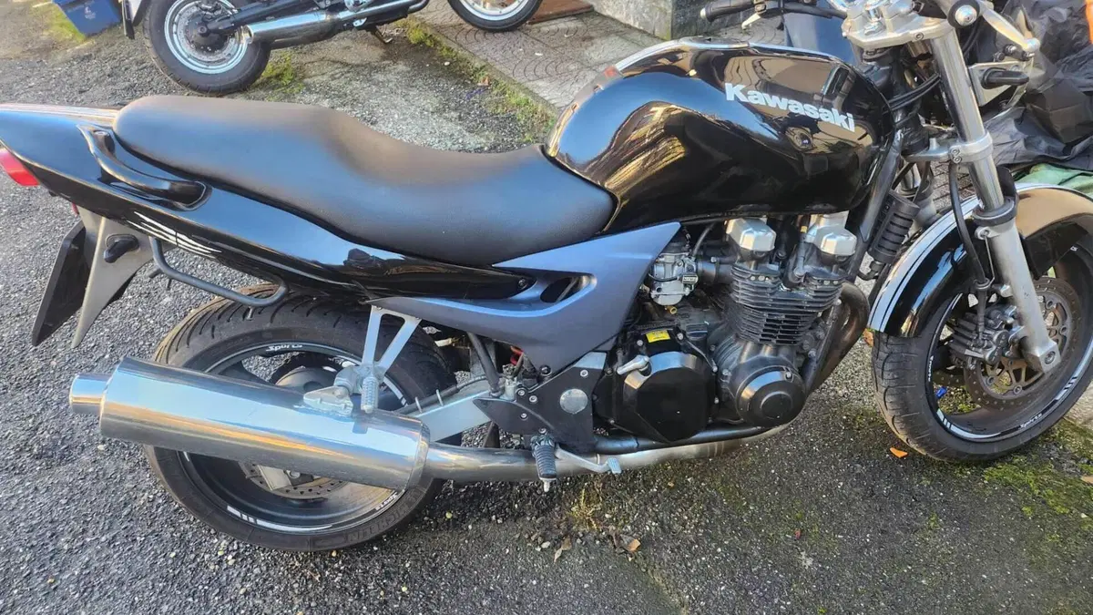 Kawasaki ZR-7 (1999 - 00) 