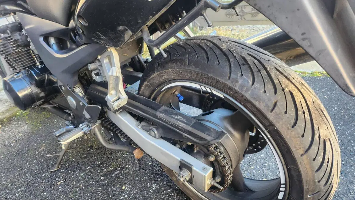 Kawasaki ZR-7 (1999 - 00)  (7)