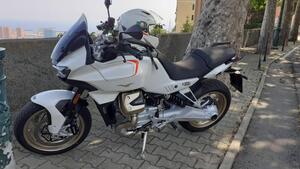Moto Guzzi V100 Mandello (2022 - 24) 