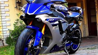 Yamaha YZF R1 (2015 - 16) usata