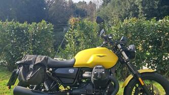 Moto Guzzi V7 Stone (2021 - 24) usata