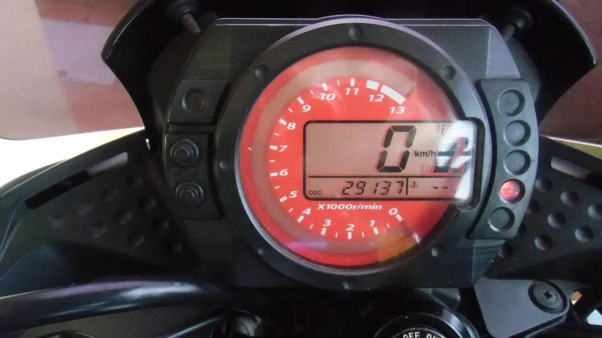 Kawasaki Z 750 (2003 - 06)  (6)