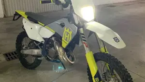 Husqvarna TC 125 (2023)  (2)