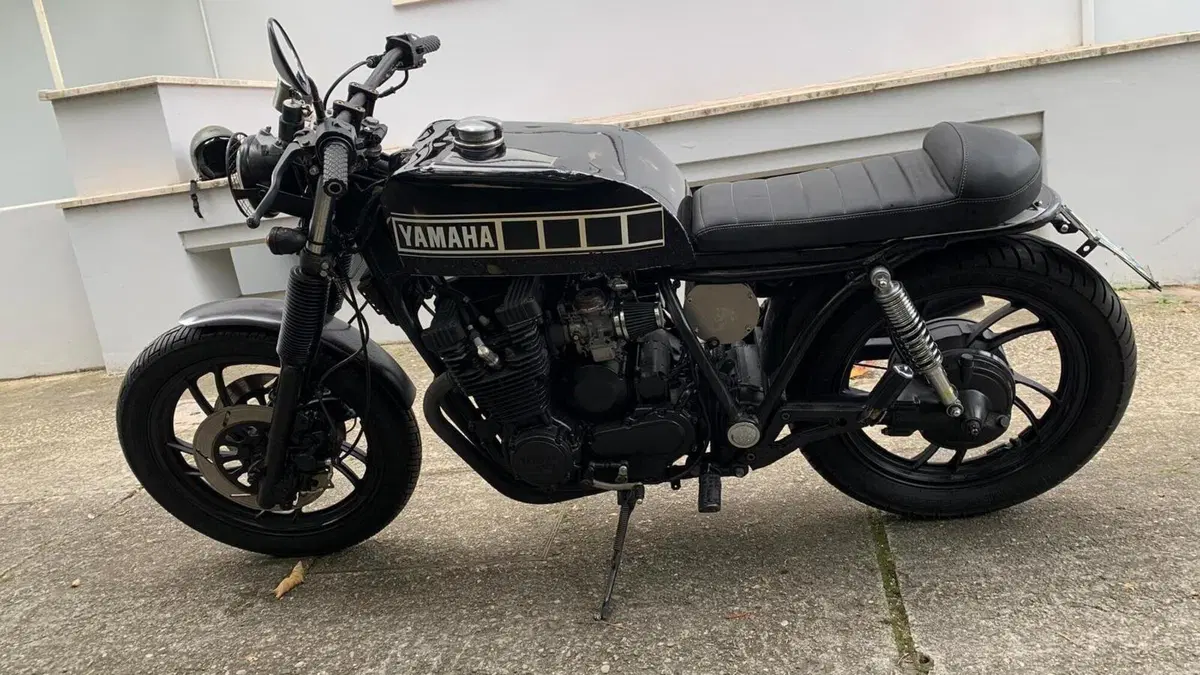 Yamaha XJ 750  (4)