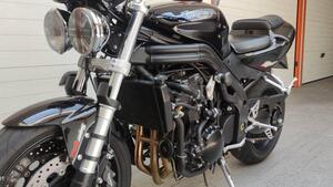 Triumph Speed Triple 955 (2002 - 04) 