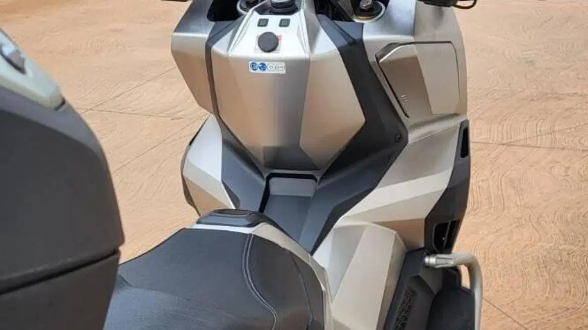 Honda X-ADV 750 DCT Gravel (2021 - 24)  (4)