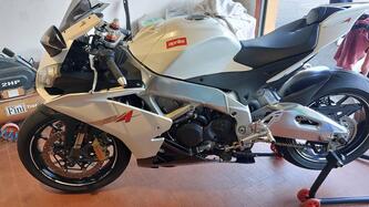 Aprilia RSV4 R (2009 - 12) usata