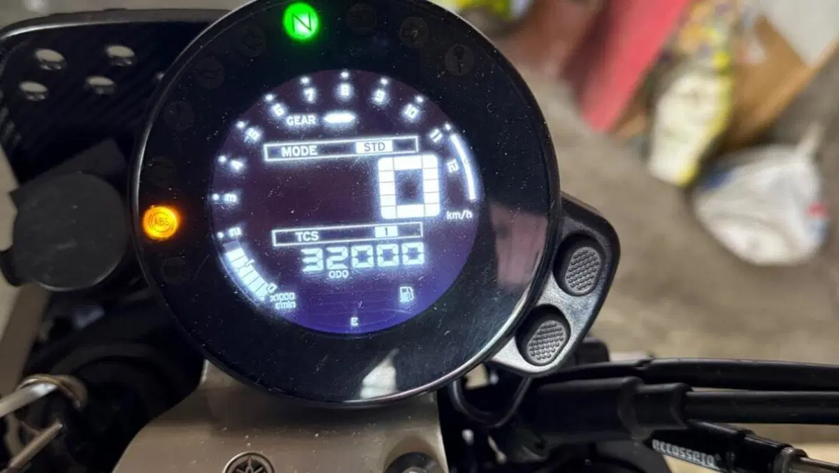 Yamaha XSR 900 ABS (2016 - 20)  (4)