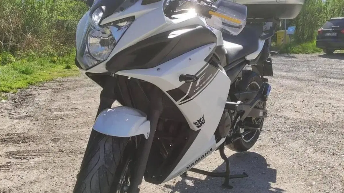 Yamaha XJ6 Diversion F (2010 - 16)  (2)