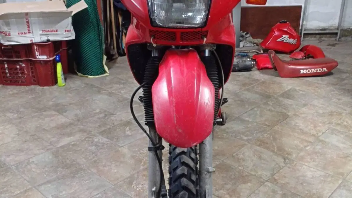 Honda NX 650 Dominator (1988 - 90)  (6)