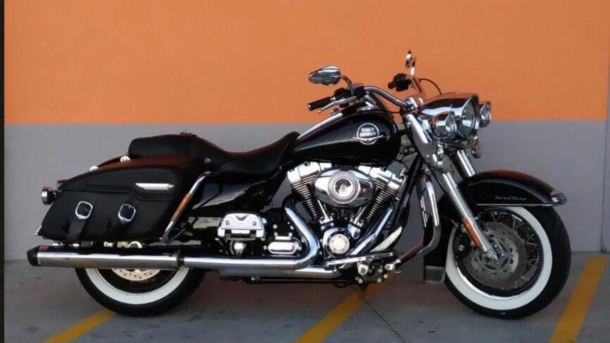 Harley-Davidson 1584 Road King Classic (2007 - 11) - FLHRCI  (4)