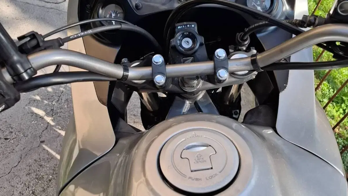 Honda Transalp XL 650V (2000 - 04)  (11)