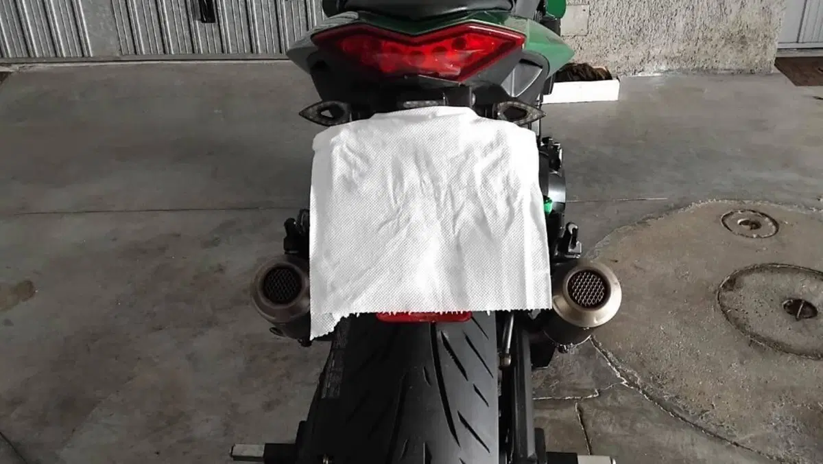 Kawasaki Z 1000 (2010 - 13)  (2)