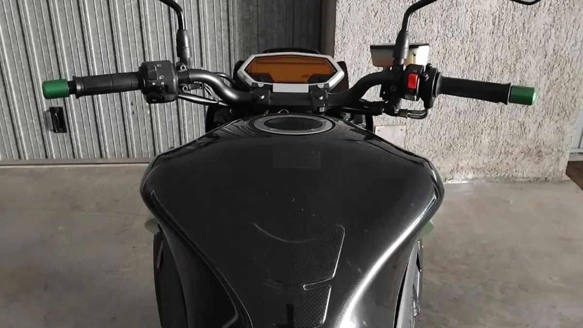 Kawasaki Z 1000 (2010 - 13)  (3)