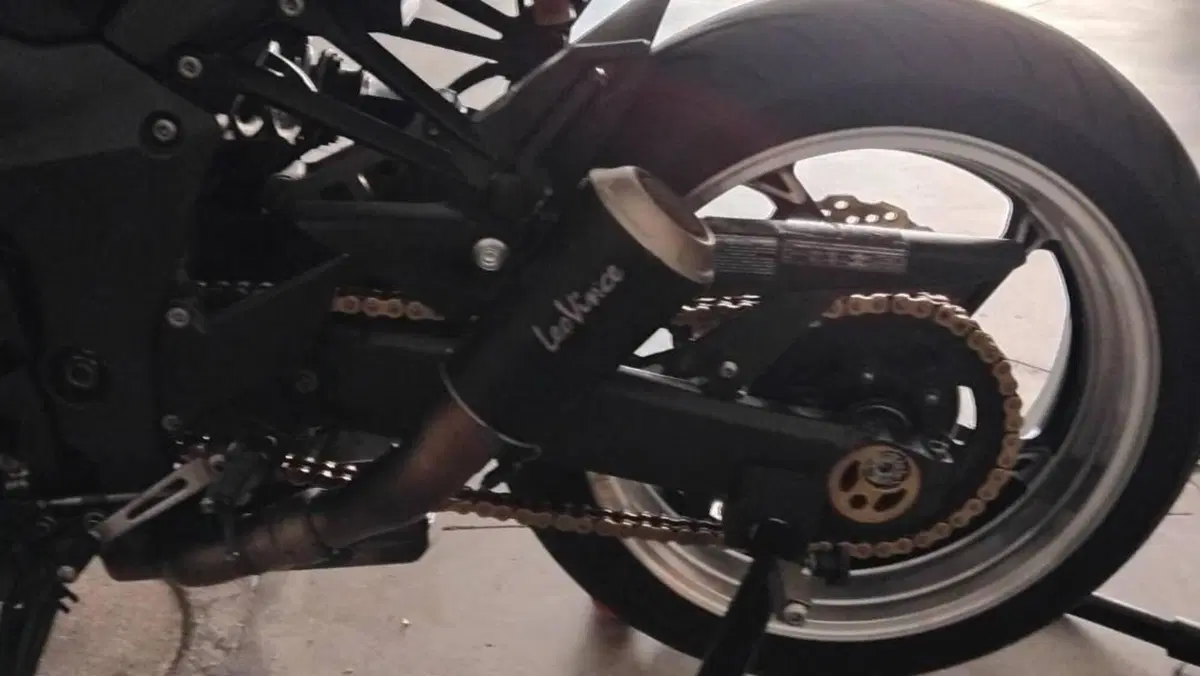 Kawasaki Z 1000 (2010 - 13)  (5)