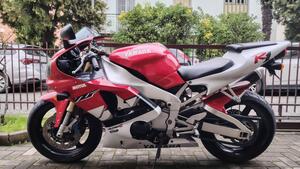 Yamaha YZF R1 (1998 - 99) 