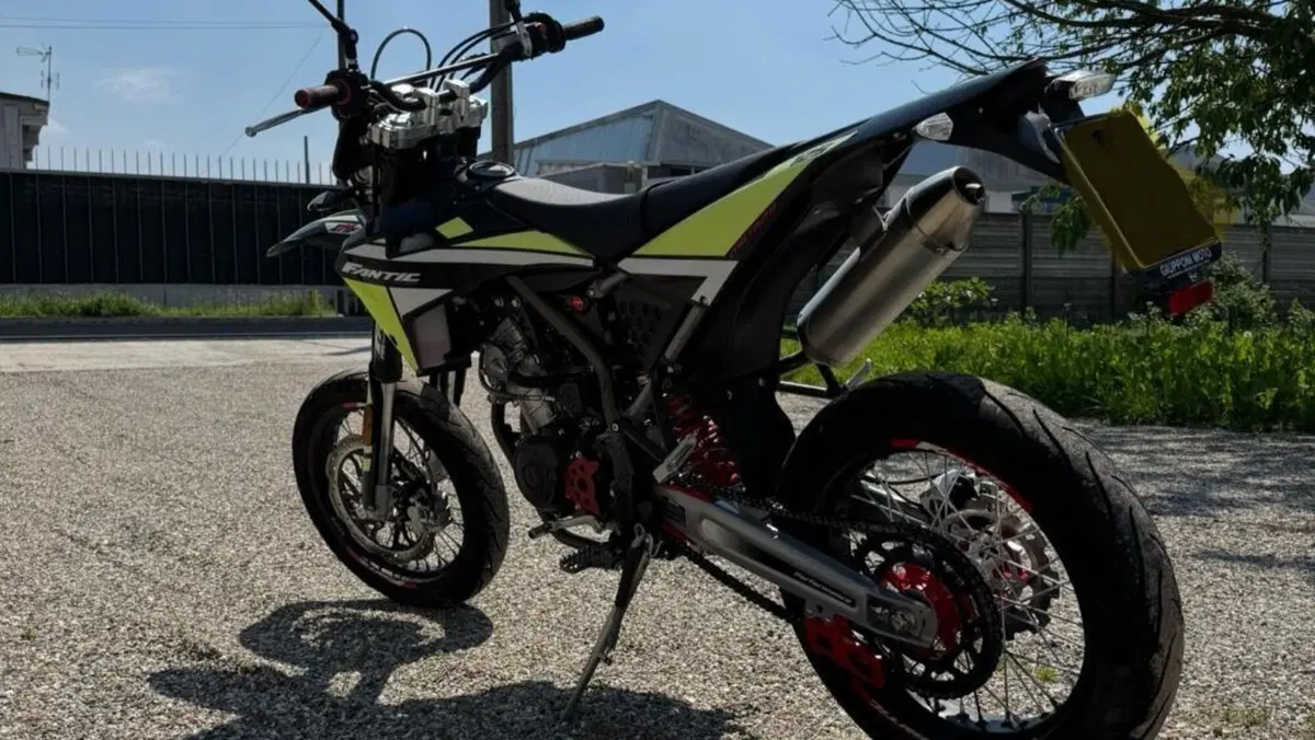 Fantic Motor Motard 125 Performance 4t (2020)  (3)