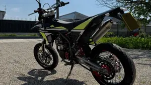 Fantic Motor Motard 125 Performance 4t (2020)  (3)