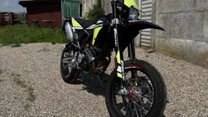 Fantic Motor Motard 125 Performance 4t (2020)  (2)