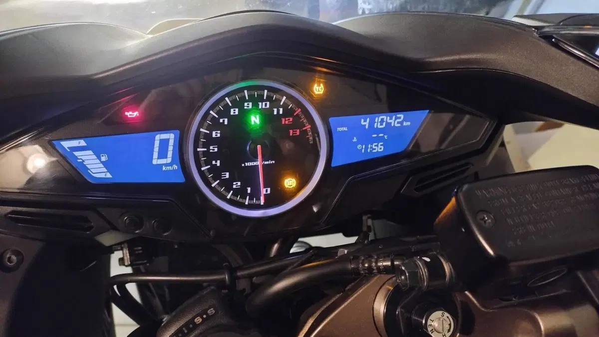 Honda VFR 800 F (2014 - 16)  (13)