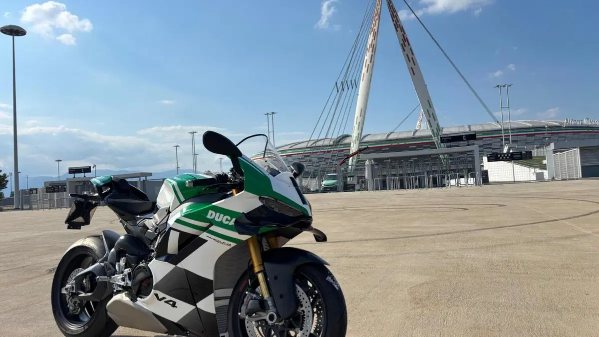 Ducati Panigale V4 Tricolore (2025 - 26)  (8)