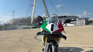 Ducati Panigale V4 Tricolore (2025 - 26)  (9)