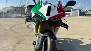 Ducati Panigale V4 Tricolore (2025 - 26)  (11)