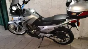 Honda Transalp XL 650V (2000 - 04)  (2)