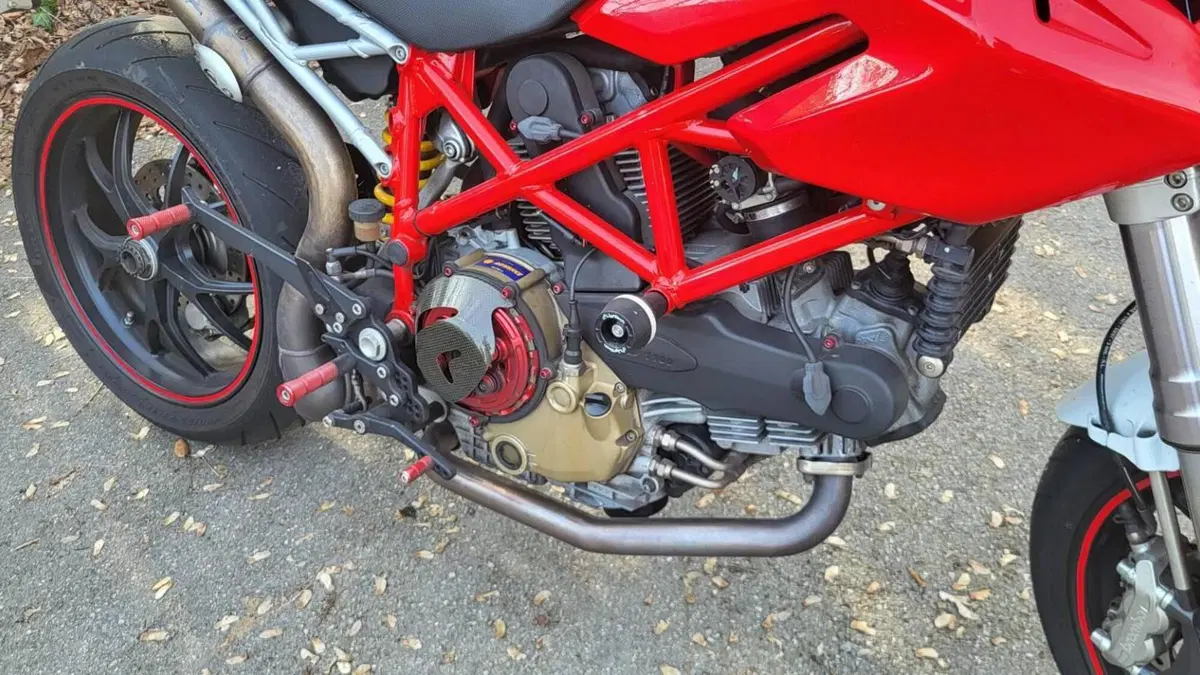 Ducati Hypermotard 1100 (2007 - 09)  (3)