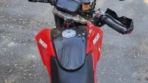 Ducati Hypermotard 1100 (2007 - 09)  (8)