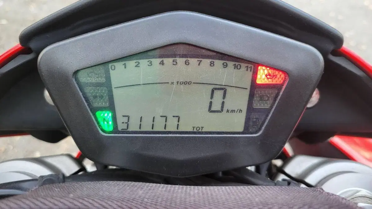 Ducati Hypermotard 1100 (2007 - 09)  (9)